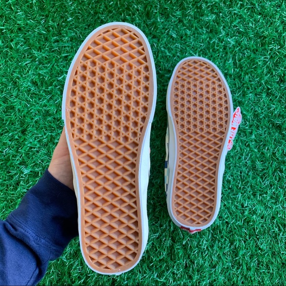 Vans Classic Checkerboard Slip On - Picture 5 of 7
